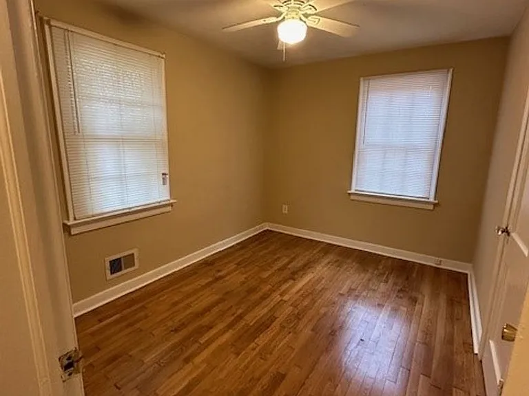 106 Bethune Dr — Photo 4