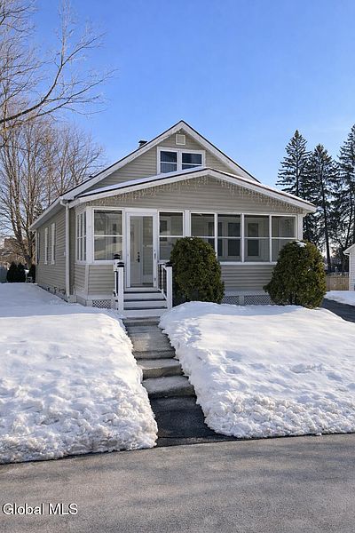 2nd image of 226 Glengary Road