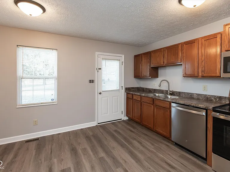 2099 Galaxy Dr — Photo 9