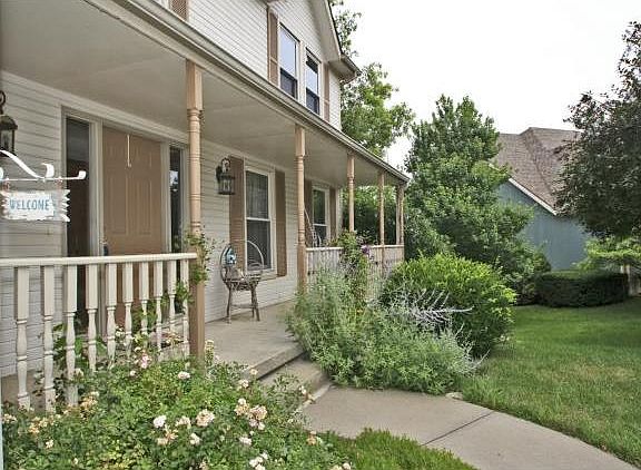 2nd image of 126 Oakridge Ct