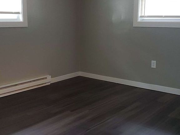 5th image of 248 Forest St #248