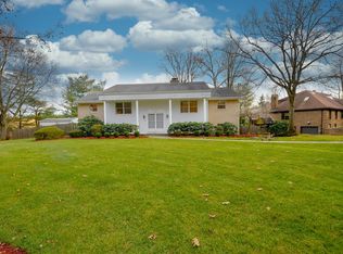 589 Barr Ct, River Vale, NJ 07675