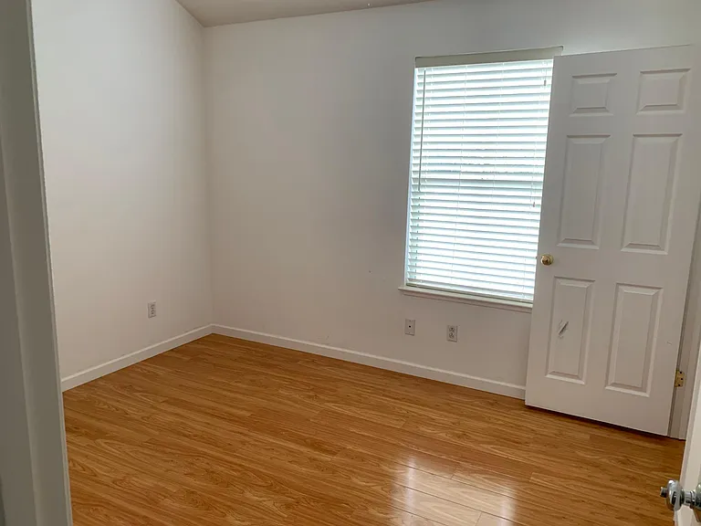 1317 Yarmouth Ter — Photo 20
