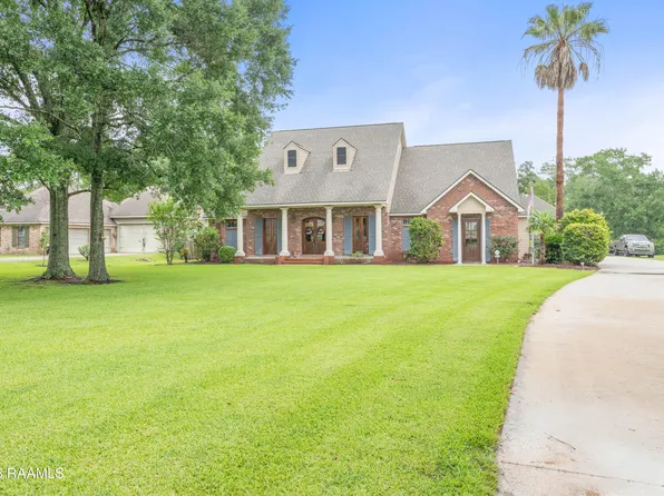 2073-2075 Main Hwy, Arnaudville, LA 70512