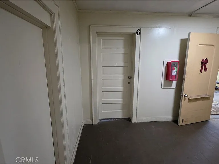 1021 W 25th St #6 — Photo 5