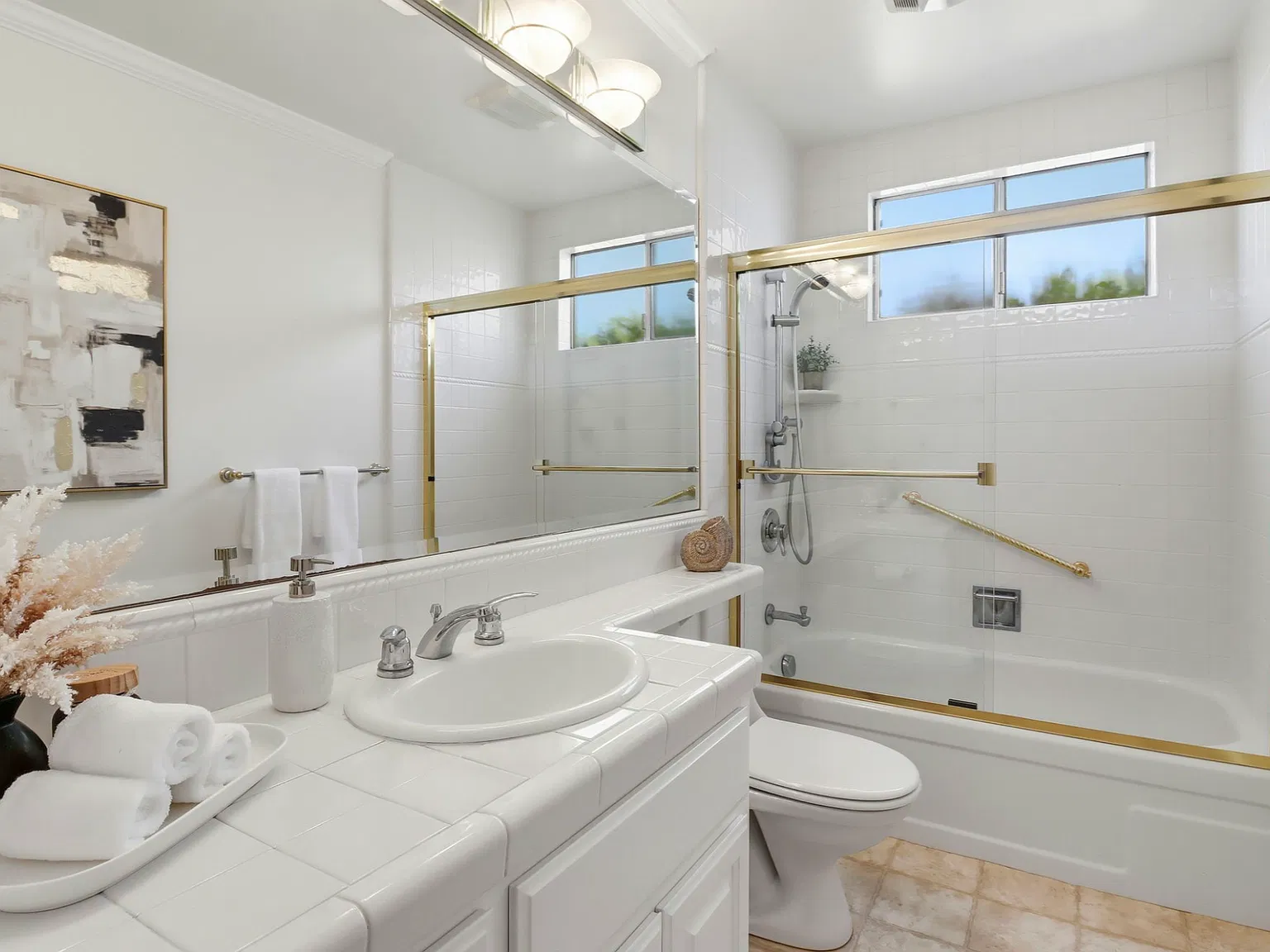 4 bed, 1918 sqft, $6,200 — Photo 4