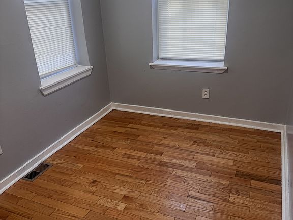 3rd image of 84 Dewitt St #1R