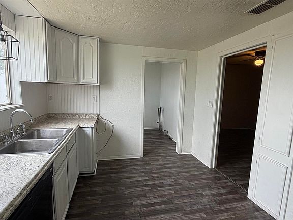 5th image of 6011 W Illinois St