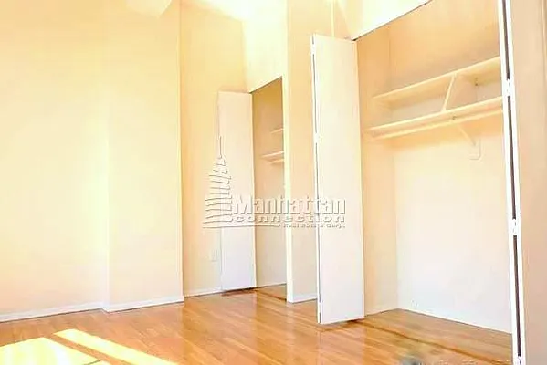 Rented by Manhattan Connection | media 26