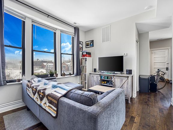 3rd image of 2341 W Charleston St #3R