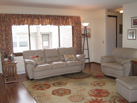 2nd image of 266 Grand Canyon Dr
