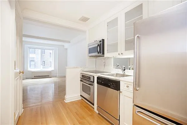 Rented by Philip Mark International Realty LLC | media 9