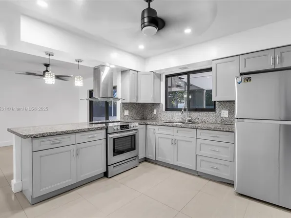 6960 SW 8th St, Pembroke Pines, FL 33023