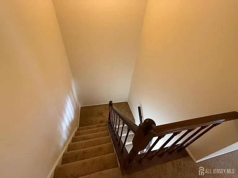 207 Darwin Ln — Photo 10