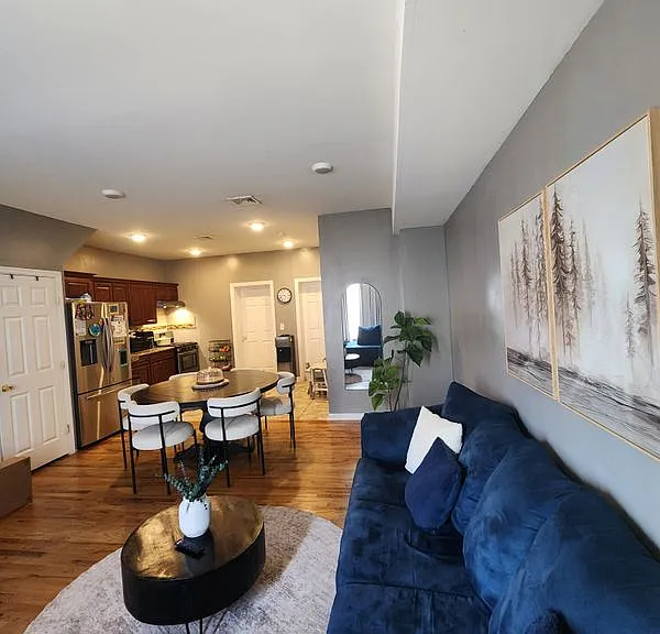 245 W Grand St #1RST — Photo 10