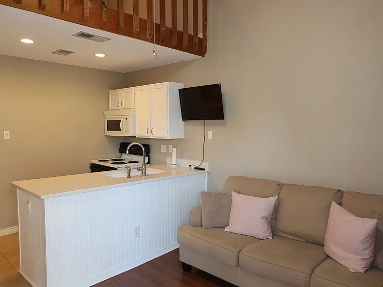 2210 Pearl St #303 — Photo 3