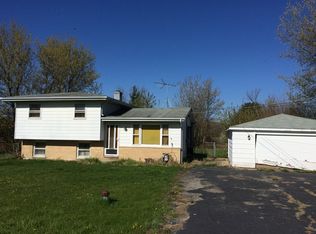 27148 N Mack Dr, Wauconda, IL 60084