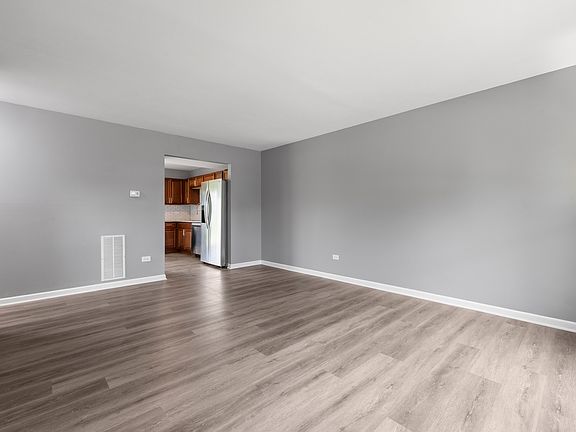 5th image of 462 Degas Cir