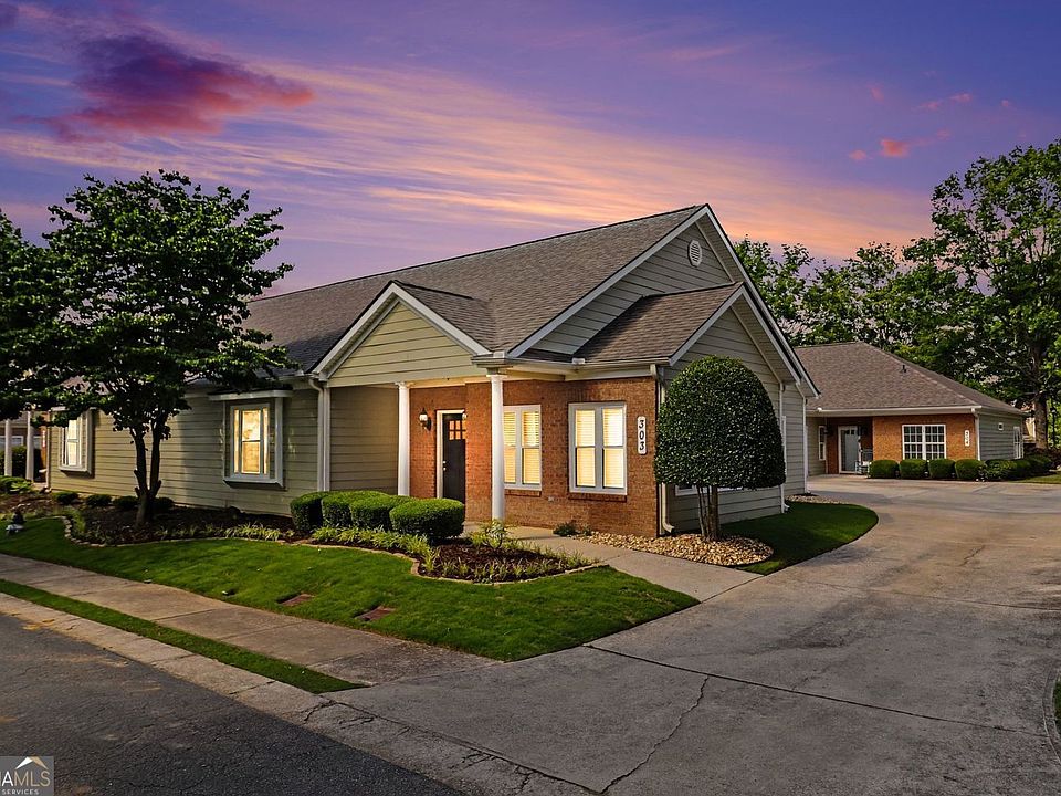 1st image of 303 Commonwealth Cir