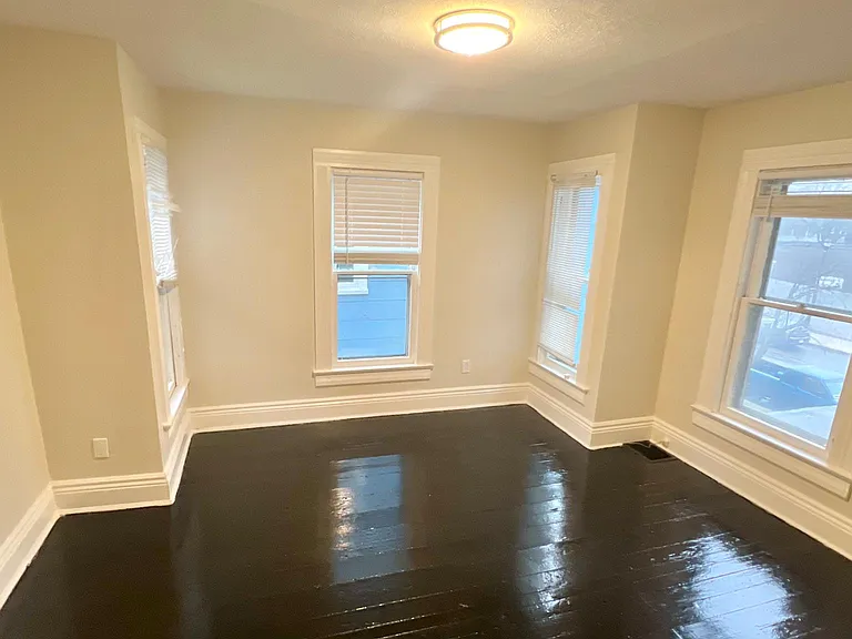 497 Averill Ave — Photo 15