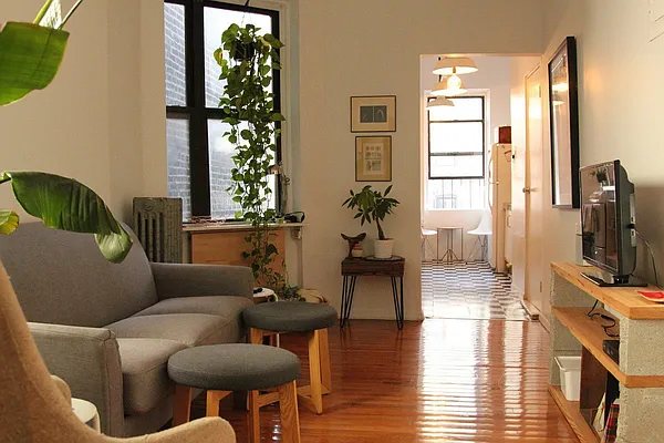 Rented by Evergreen Realty & Investments | media 6