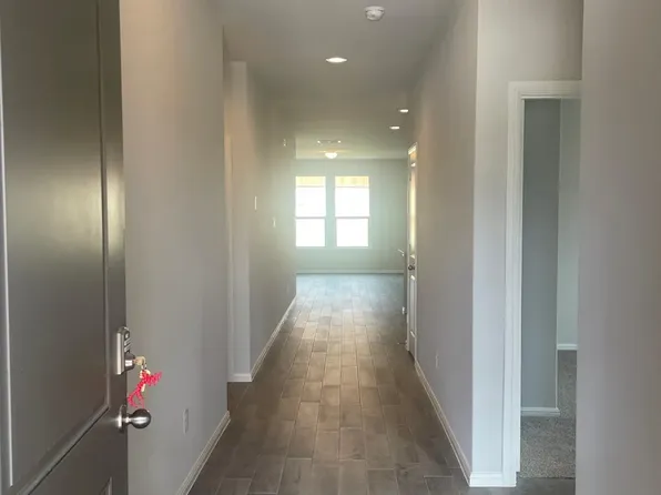 953 Braymer Ln, Fort Worth, TX 76108