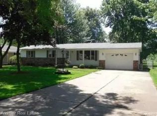 47331 Hennings St, Chesterfield, MI 48047