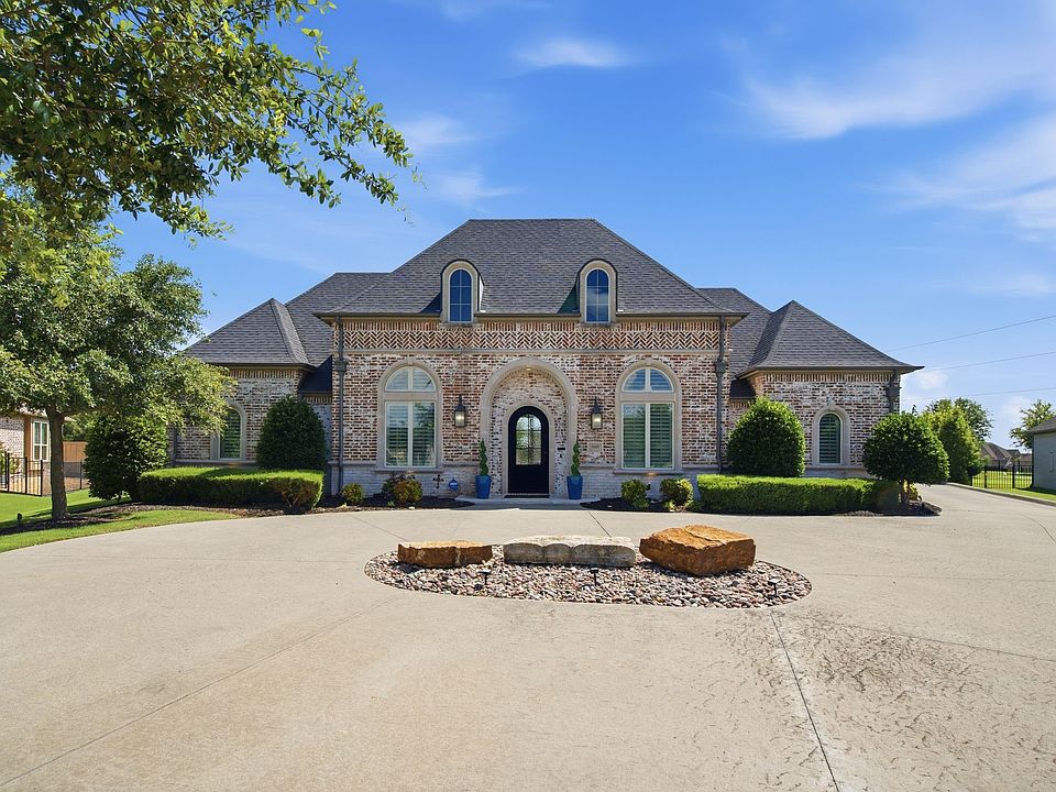 1st image of 2020 Willow Bend Ct