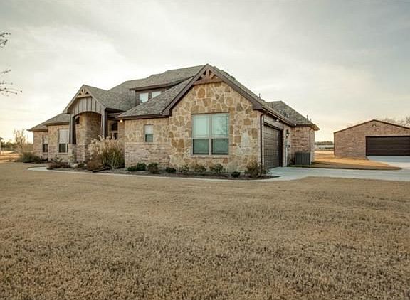 2nd image of 2559 Laurel Oaks