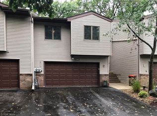 2368 Hillwood Dr E, Maplewood, MN 55119