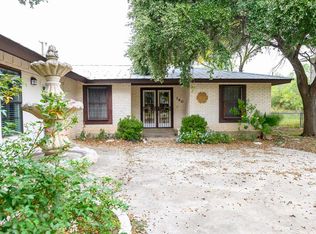 140 William St, Uvalde, TX 78801