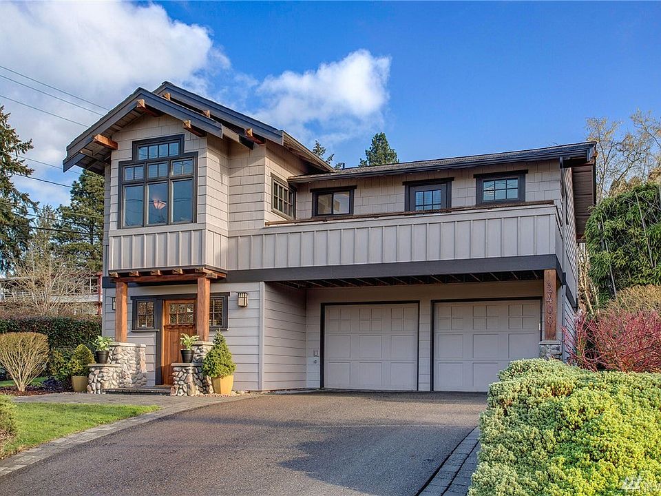 Charming Craftsman remodeled by local builder Eric Beckes in 2003! Located in popular East Seattle neighborhood north end of Mercer Island within three blocks of five waterfront parks!