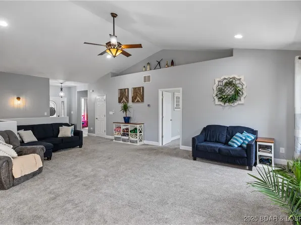 63 Lancelot Ct, Camdenton, MO 65020