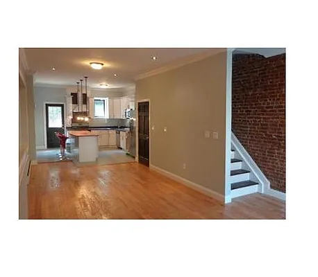 Sold by Capri Jet Realty Corp | media 8
