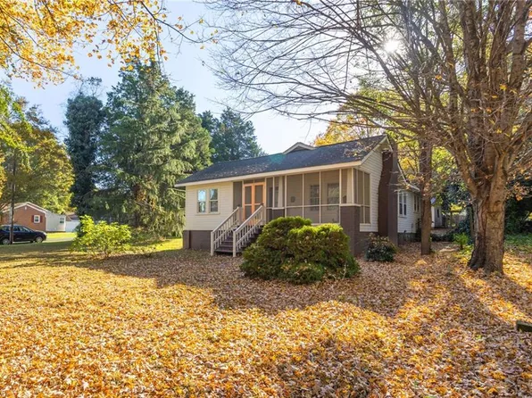 3384 Kernersville Rd, Winston Salem, NC 27107