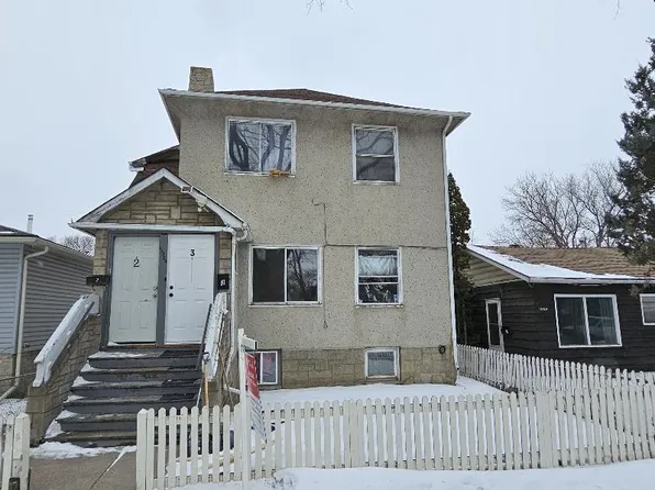 11320 89th St NW, Edmonton, AB T5B 3T6