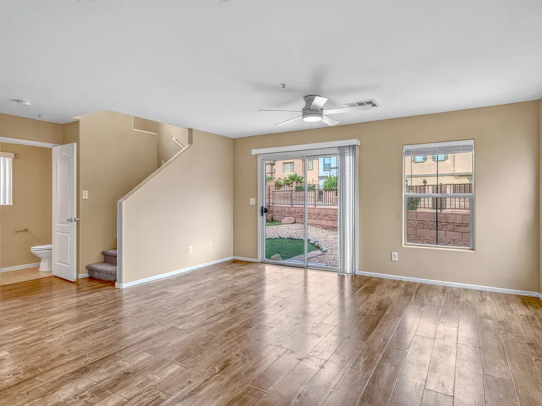 1089 Paradise Coach Dr — Photo 21