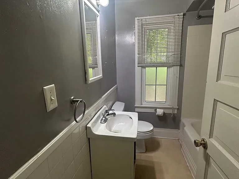 212 Barclay Rd #A — Photo 10