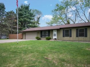 1709 Sandhurst Ave E, Maplewood, MN 55109