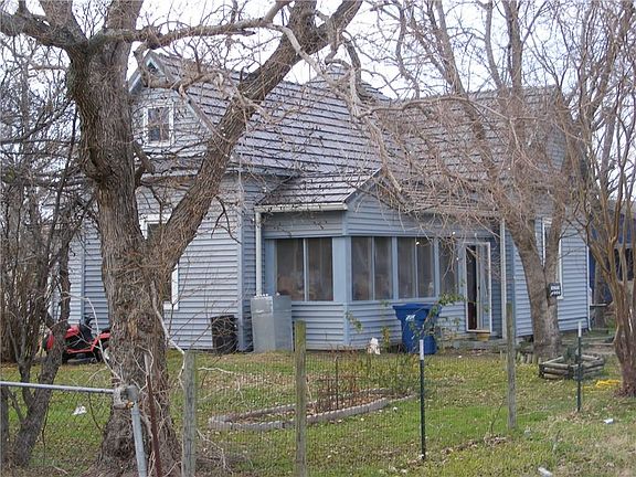 5th image of 410 N 2nd St