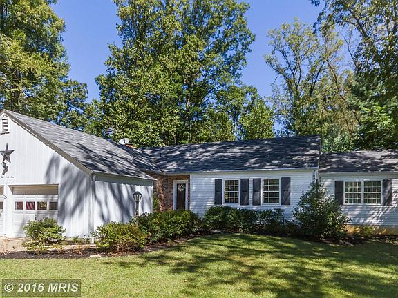 2nd image of 1049 Bayberry Dr