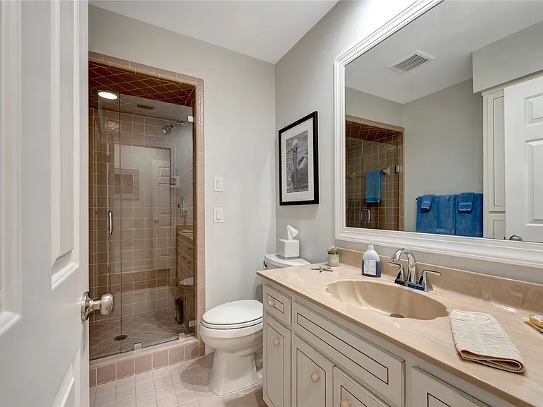 518 River Dr — Photo 16