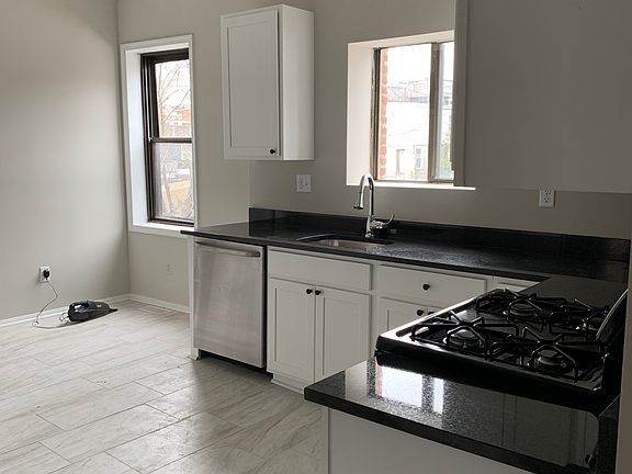 5th image of 2106 E Pratt St #3