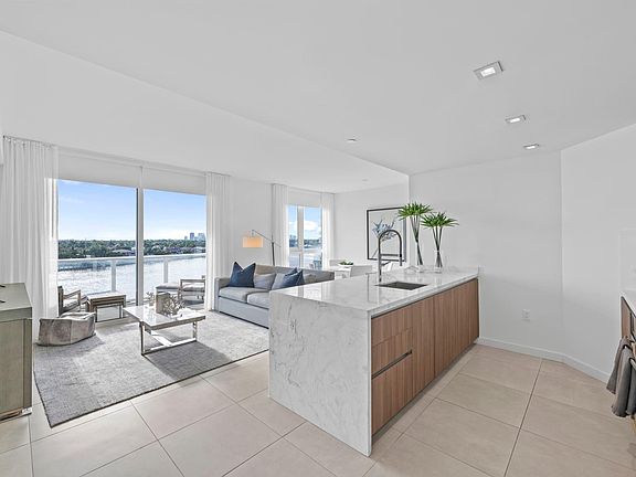 2nd image of 401 N Birch Rd Unit 607