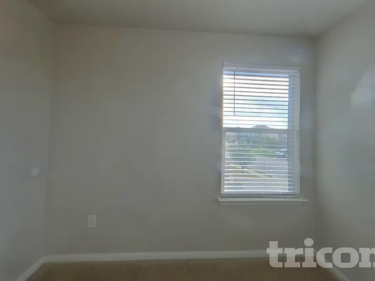 15012 Custis Ln — Photo 12