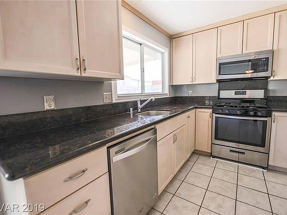5th image of 4372 Satinwood Dr