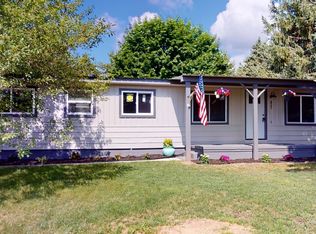 832 S Court Ave, Gaylord, MI 49735