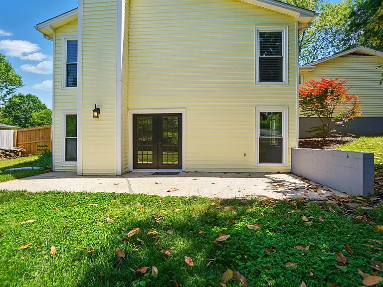 2413 Hoffman St — Photo 40