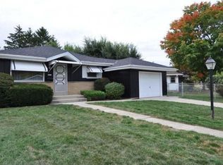 7279 W Cody Cir, Milwaukee, WI 53223