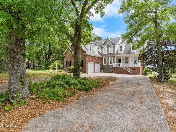 715 Shoreline Drive W, Sunset Beach, NC 28468